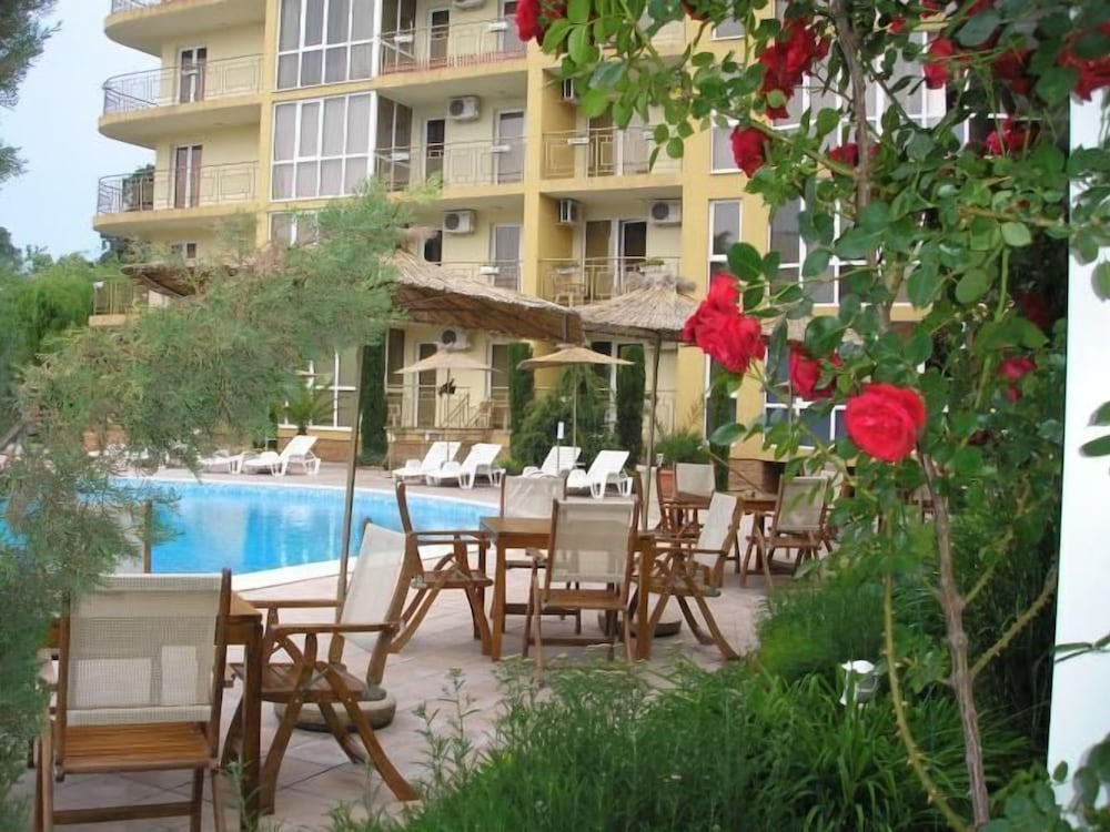 Joya Park Complex — Swimming pool in Golden Sands, Varna Region