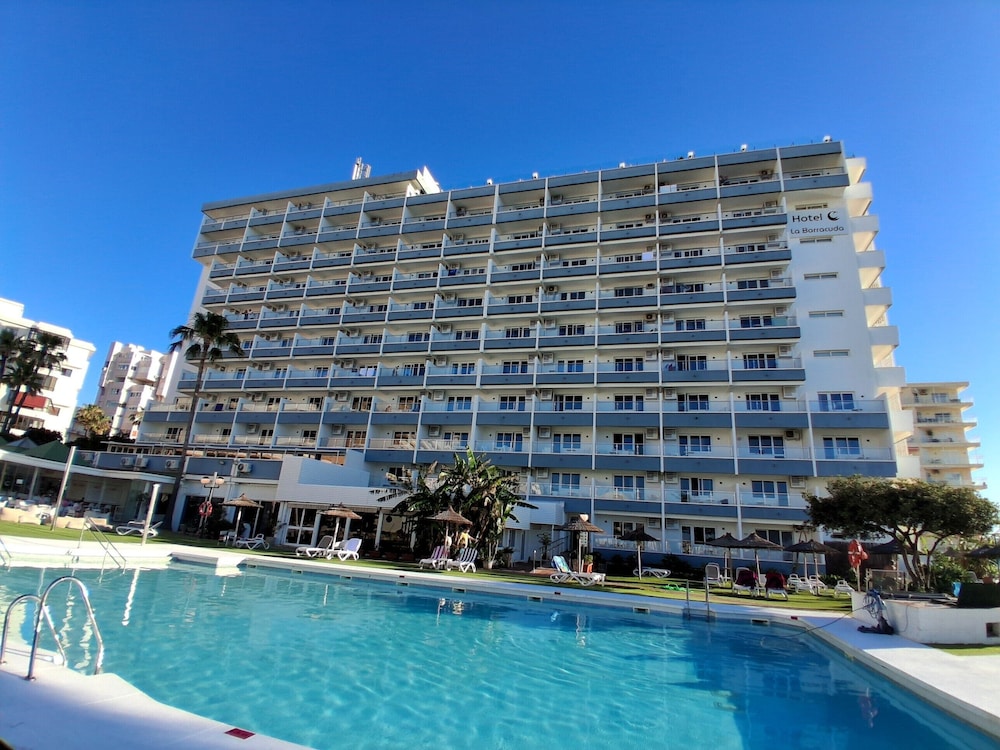 Hotel La Barracuda — Hotel building in Torremolinos, Andalusia