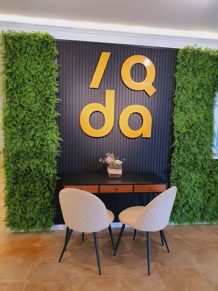 Hotel La Barracuda — Restaurant & bars in Torremolinos, Andalusia