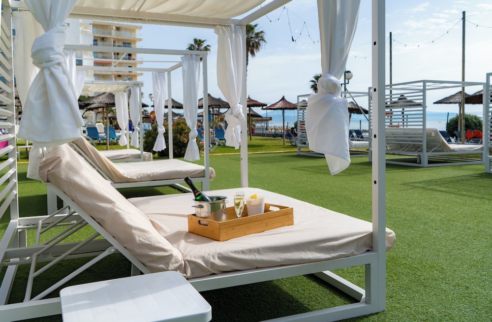 Hotel La Barracuda — Beach in Torremolinos, Andalusia