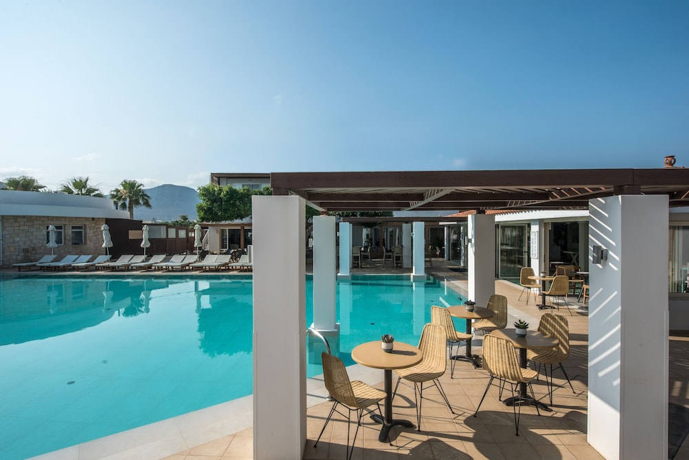 Aelius Hotel & Spa — Swimming pool in Gouves