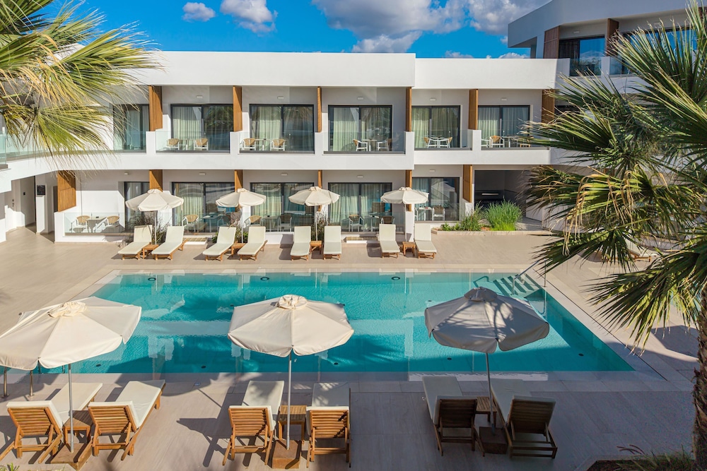 Aelius Hotel & Spa — Swimming pool in Gouves