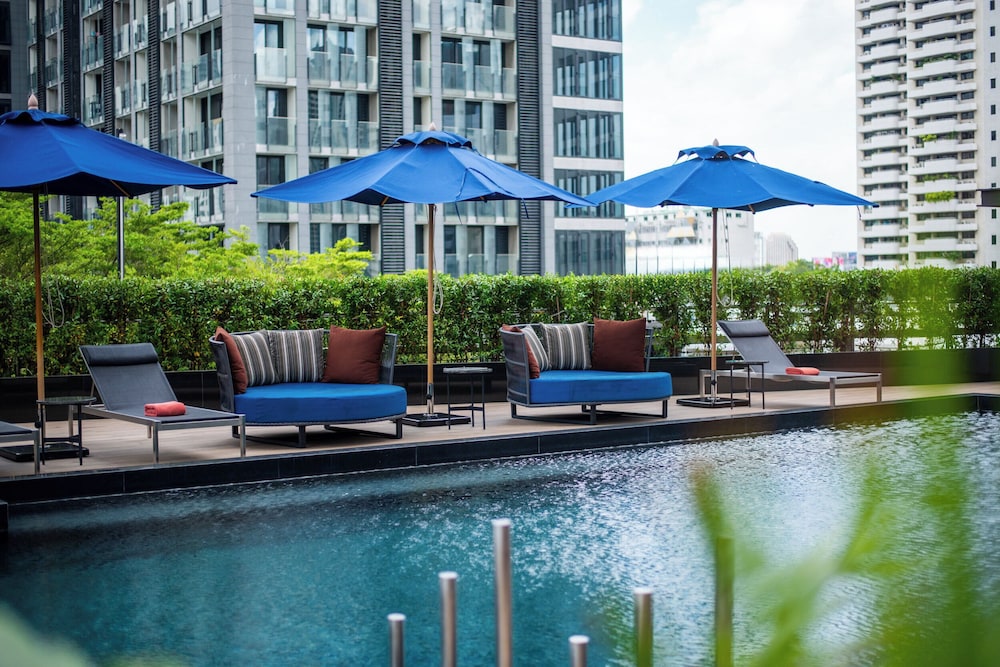Fraser Suites Sukhumvit, Bangkok — Swimming pool in Bangkok, Bangkok