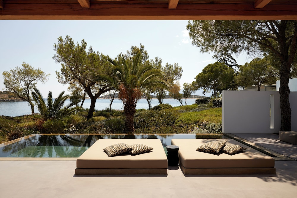 Minos Beach Art Hotel, a Member of Design Hotels — Hotel rooms in Ammoudara (Agios Nikolaos)