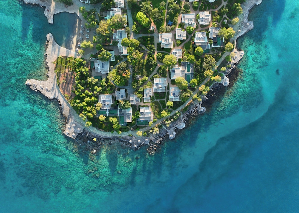 Minos Beach Art Hotel, a Member of Design Hotels — Hotel building in Ammoudara (Agios Nikolaos)