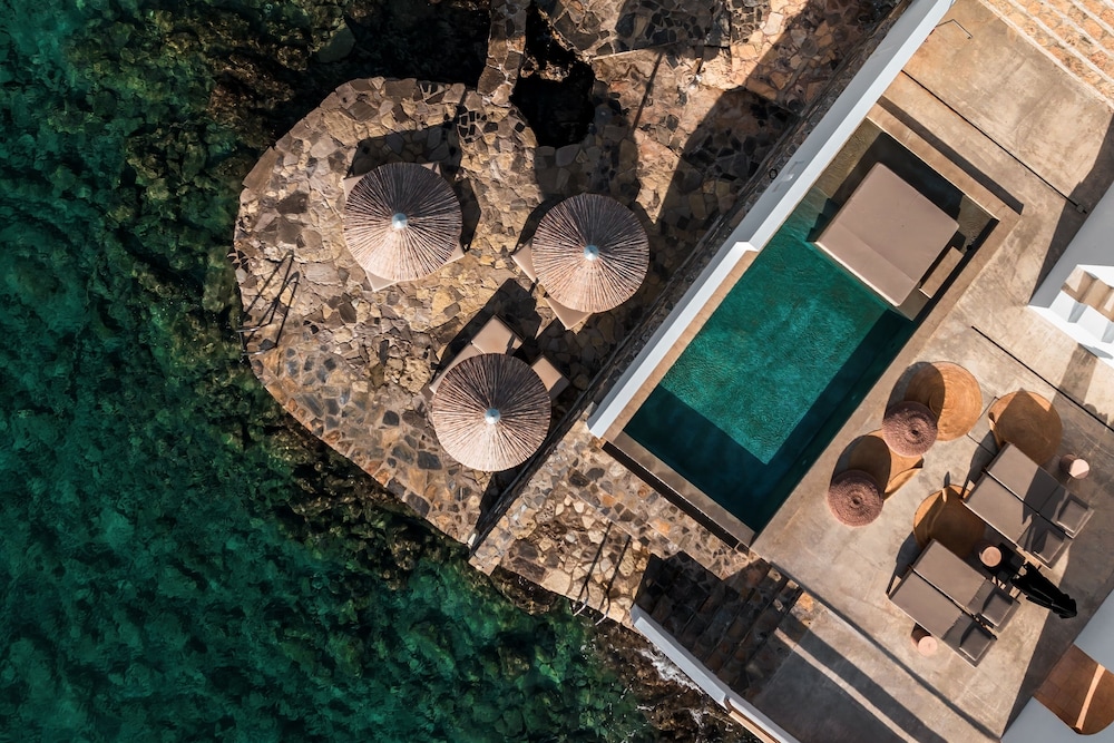 Minos Beach Art Hotel, a Member of Design Hotels — Swimming pool in Ammoudara (Agios Nikolaos)