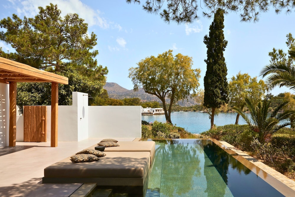 Minos Beach Art Hotel, a Member of Design Hotels — Swimming pool in Ammoudara (Agios Nikolaos)