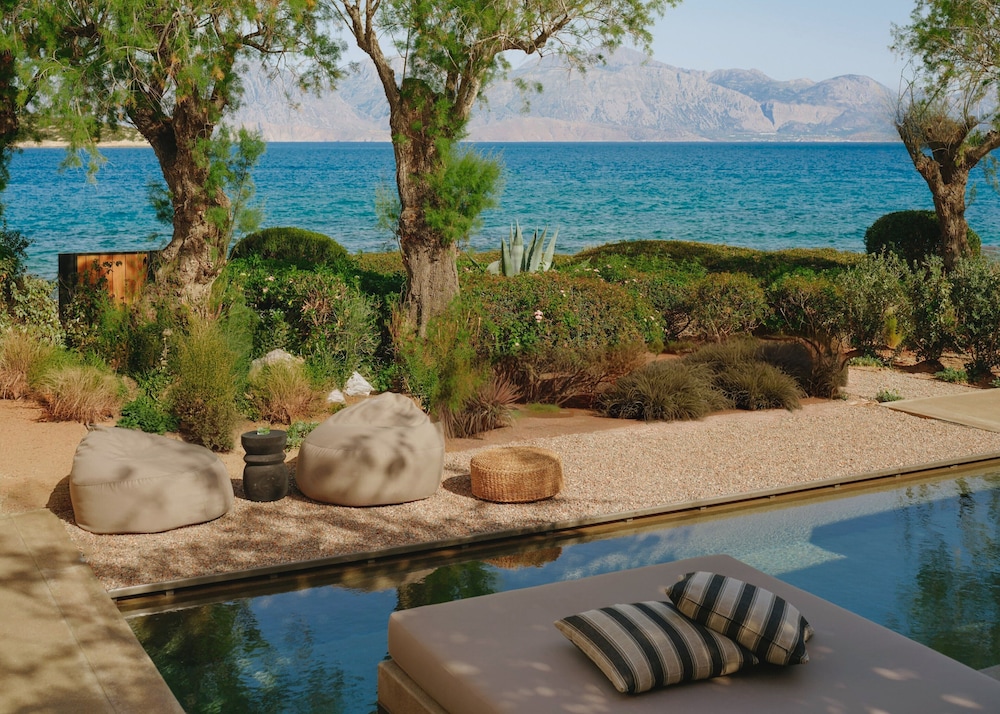 Minos Beach Art Hotel, a Member of Design Hotels — Swimming pool in Ammoudara (Agios Nikolaos)