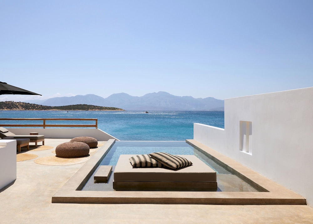 Minos Beach Art Hotel, a Member of Design Hotels — Swimming pool in Ammoudara (Agios Nikolaos)