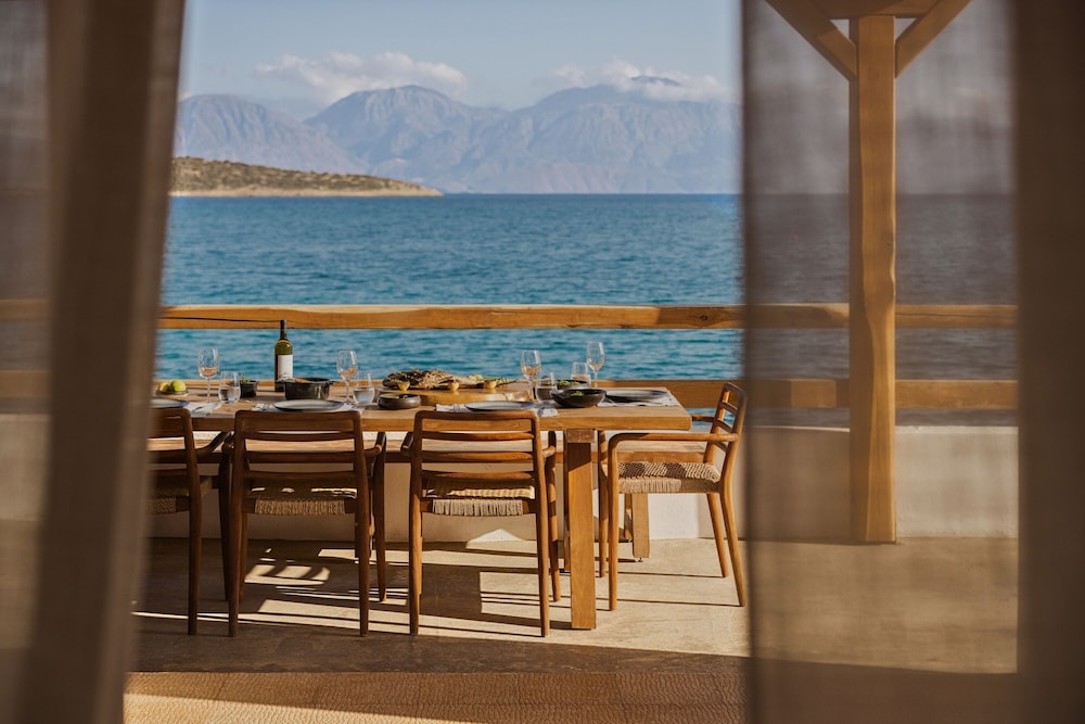Minos Beach Art Hotel, a Member of Design Hotels — Restaurant & bars in Ammoudara (Agios Nikolaos)