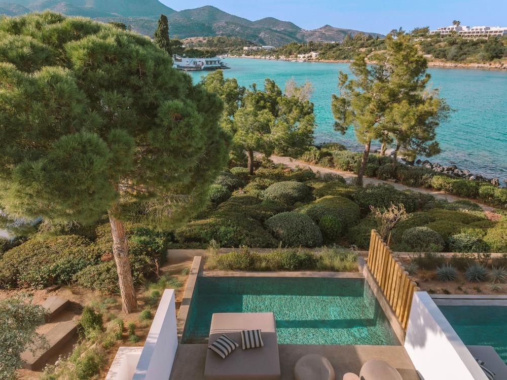 Minos Beach Art Hotel, a Member of Design Hotels — Swimming pool in Ammoudara (Agios Nikolaos)