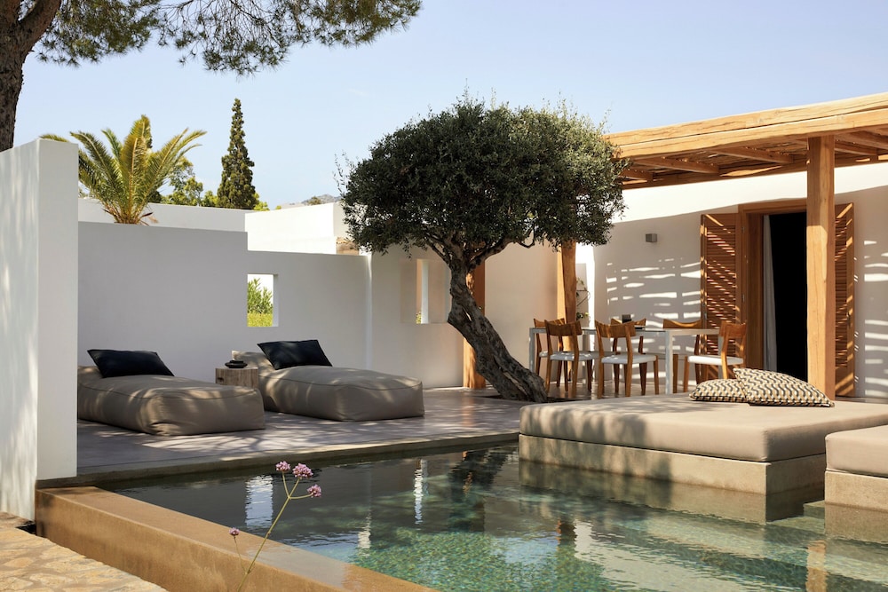 Minos Beach Art Hotel, a Member of Design Hotels — Swimming pool in Ammoudara (Agios Nikolaos)