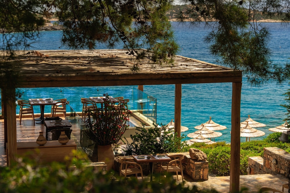Minos Beach Art Hotel, a Member of Design Hotels — Restaurant & bars in Ammoudara (Agios Nikolaos)
