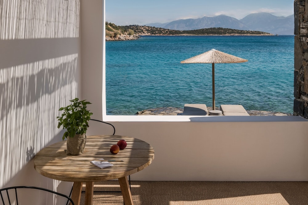 Minos Beach Art Hotel, a Member of Design Hotels — Hotel rooms in Ammoudara (Agios Nikolaos)