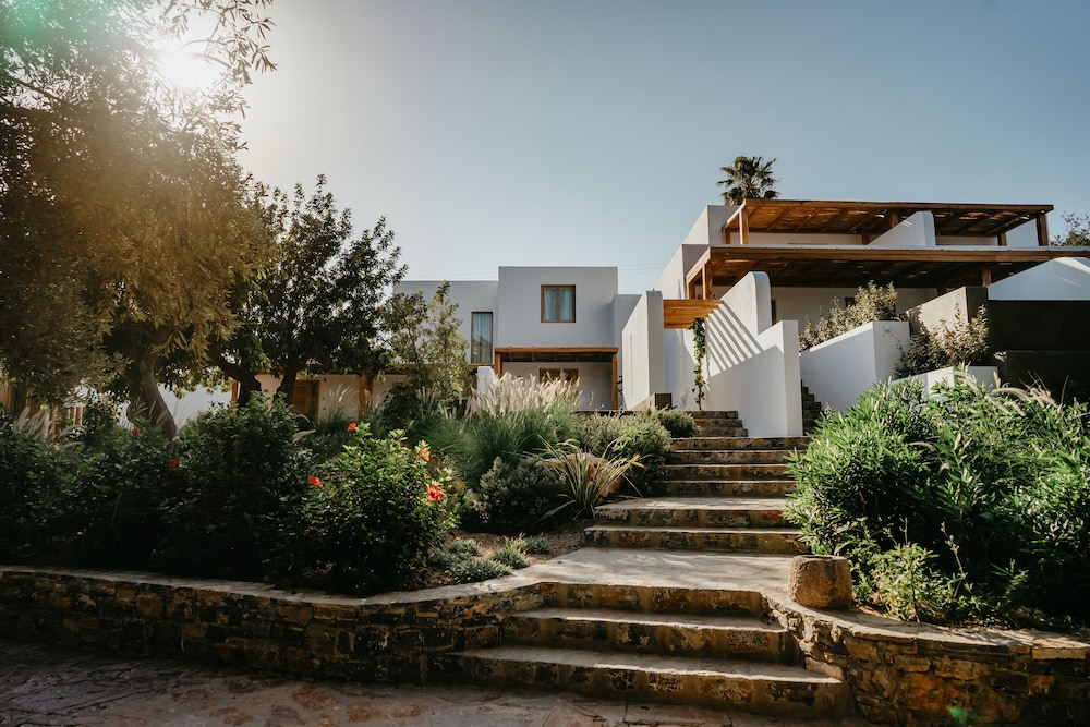 Minos Beach Art Hotel, a Member of Design Hotels — Hotel building in Ammoudara (Agios Nikolaos)