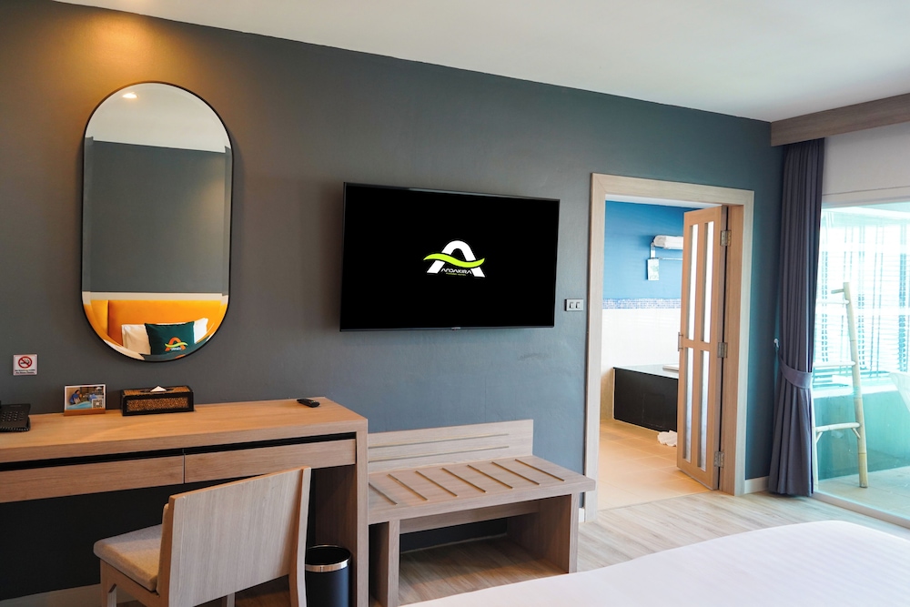 Andakira Hotel — Hotel rooms in Patong Beach, Phuket Province