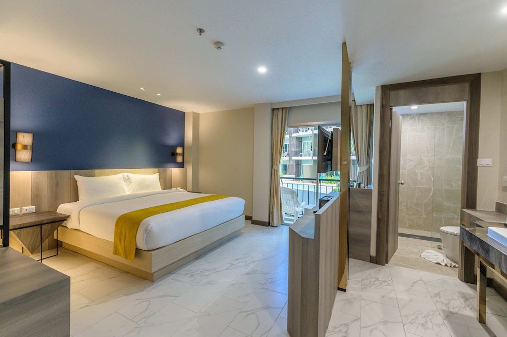 Andakira Hotel — Hotel rooms in Patong Beach, Phuket Province