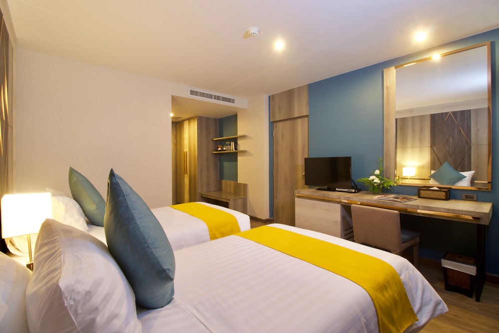 Andakira Hotel — Hotel rooms in Patong Beach, Phuket Province
