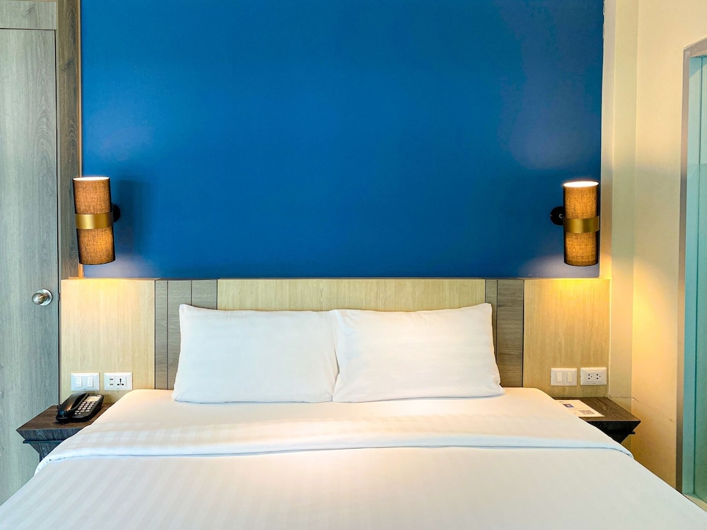 Andakira Hotel — Hotel rooms in Patong Beach, Phuket Province