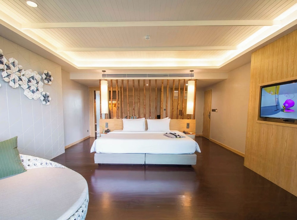 Andaman Cannacia Resort & Spa — Hotel rooms in Karon, Phuket Province