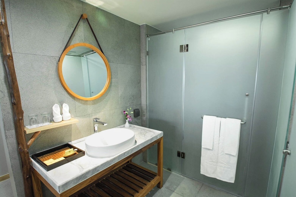 Andaman Cannacia Resort & Spa — Hotel rooms in Karon, Phuket Province