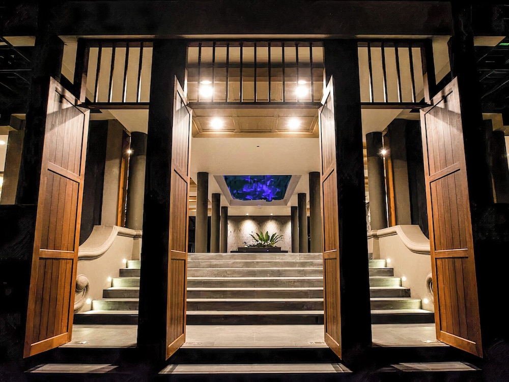 Andaman Cannacia Resort & Spa — Hotel building in Karon, Phuket Province