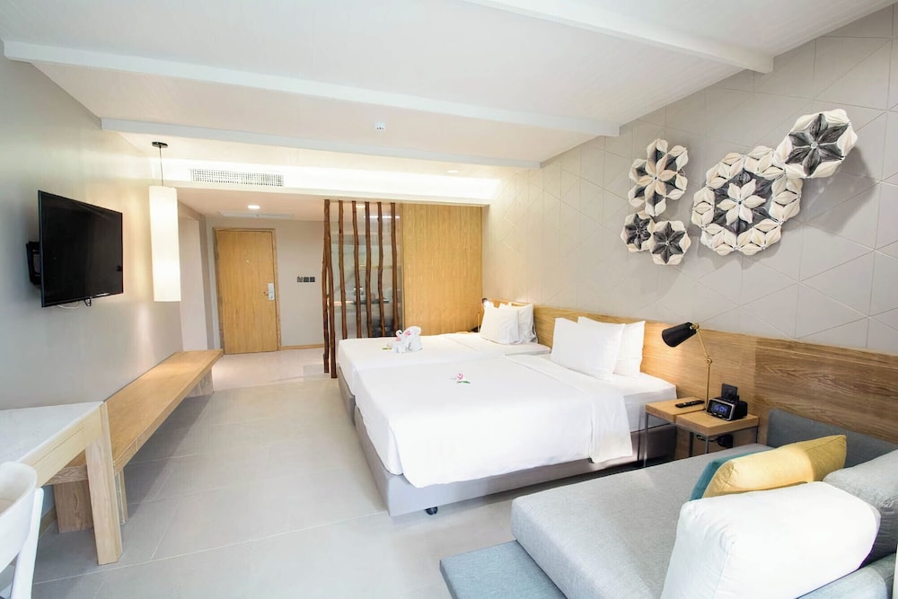 Andaman Cannacia Resort & Spa — Hotel rooms in Karon, Phuket Province