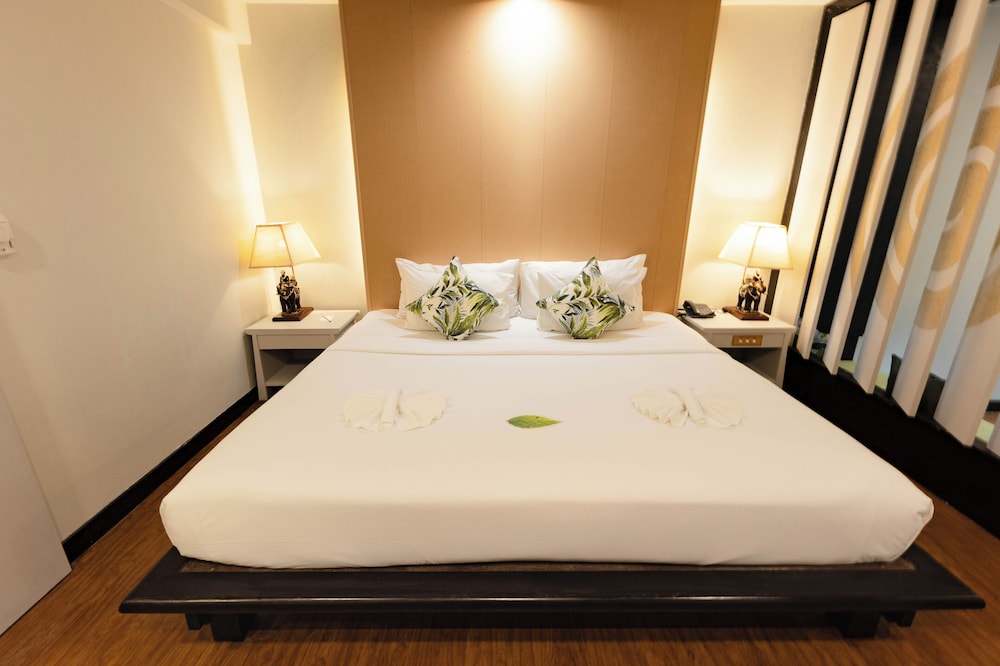 Andaman Cannacia Resort & Spa — Hotel rooms in Karon, Phuket Province