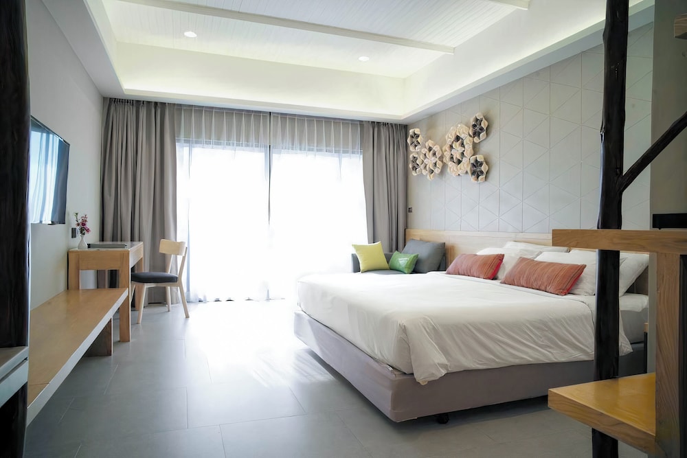 Andaman Cannacia Resort & Spa — Hotel rooms in Karon, Phuket Province