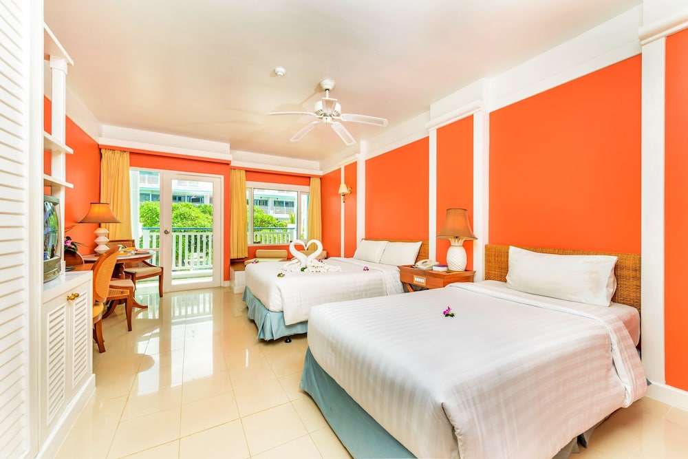 Andaman Seaview Hotel — Hotel rooms in Karon, Phuket Province