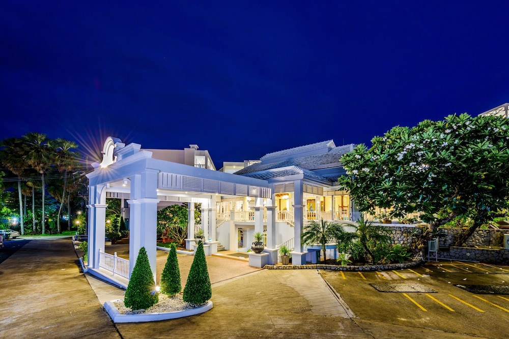 Andaman Seaview Hotel — Hotel building in Karon, Phuket Province