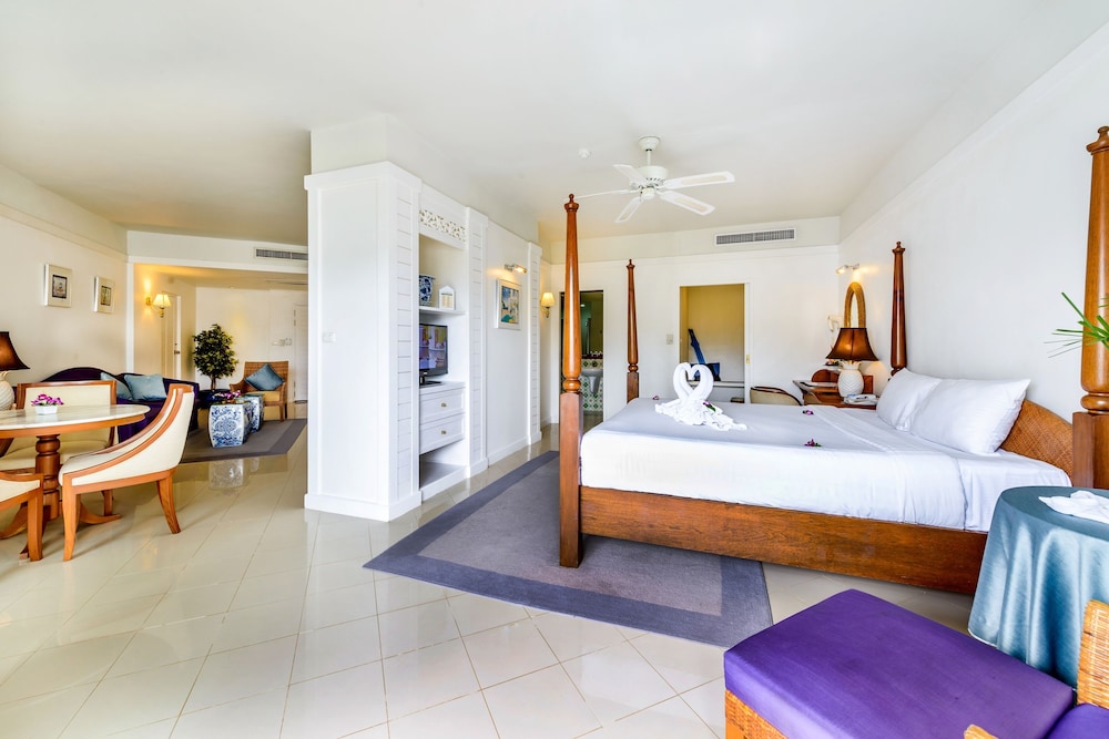 Andaman Seaview Hotel — Hotel rooms in Karon, Phuket Province