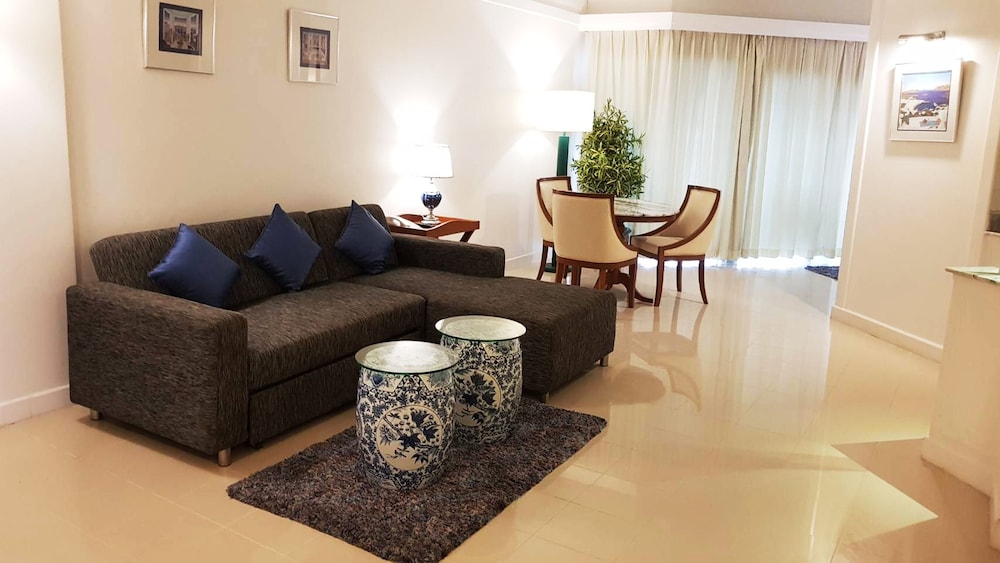 Andaman Seaview Hotel — Hotel rooms in Karon, Phuket Province