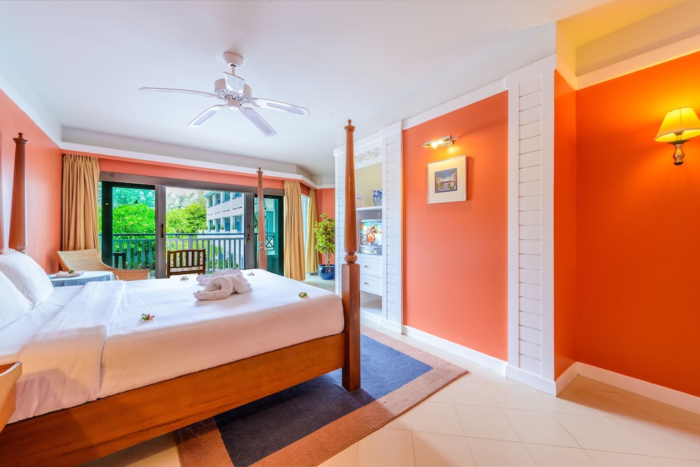 Andaman Seaview Hotel — Hotel rooms in Karon, Phuket Province