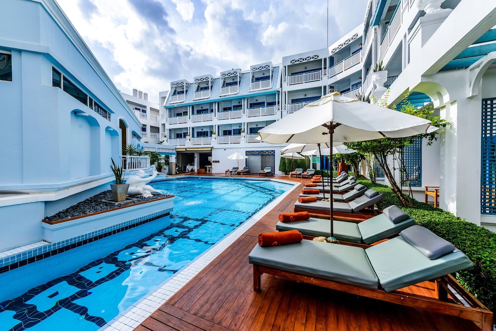 Andaman Seaview Hotel — Swimming pool in Karon, Phuket Province