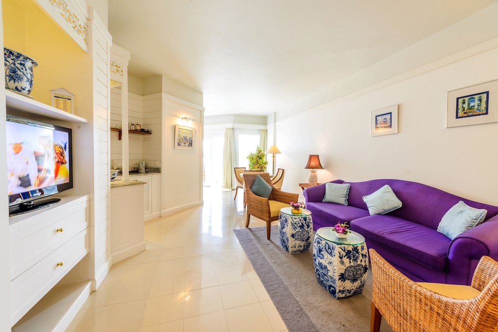 Andaman Seaview Hotel — Hotel rooms in Karon, Phuket Province