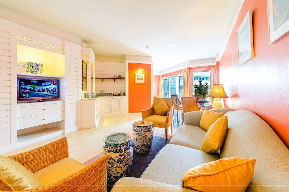 Andaman Seaview Hotel — Hotel rooms in Karon, Phuket Province