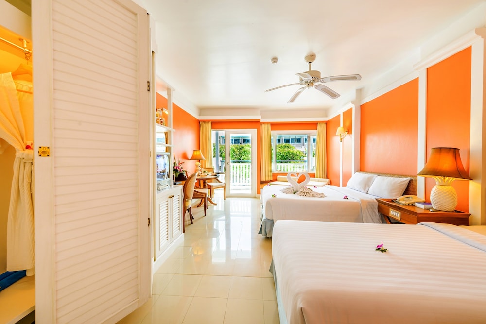 Andaman Seaview Hotel — Hotel rooms in Karon, Phuket Province