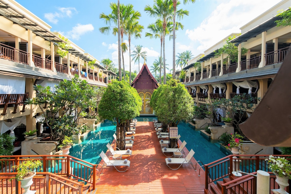 Burasari Phuket Resort & Spa — Hotel building in Patong Beach, Phuket Province