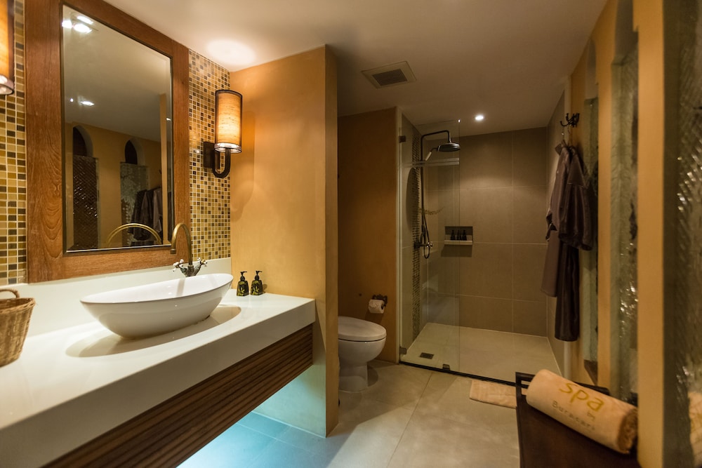 Burasari Phuket Resort & Spa — Hotel rooms in Patong Beach, Phuket Province