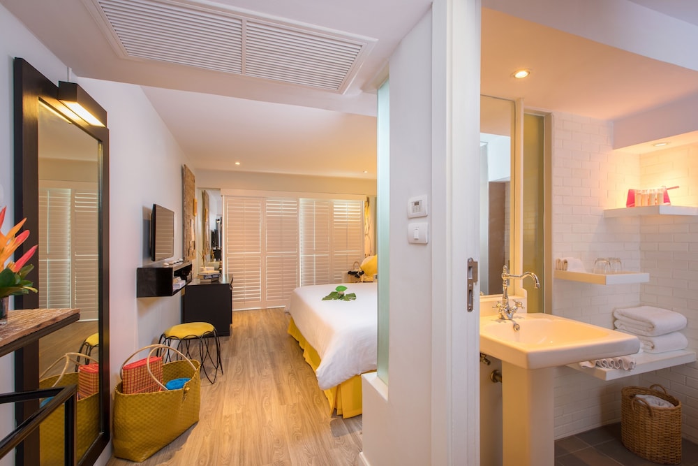 Burasari Phuket Resort & Spa — Hotel rooms in Patong Beach, Phuket Province