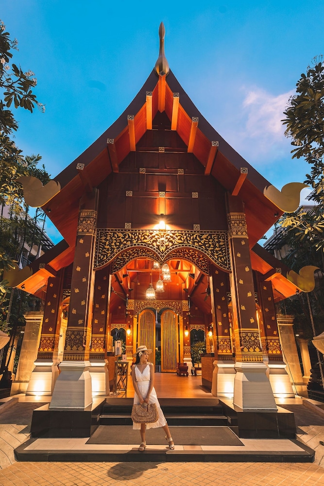 Burasari Phuket Resort & Spa — Hotel building in Patong Beach, Phuket Province