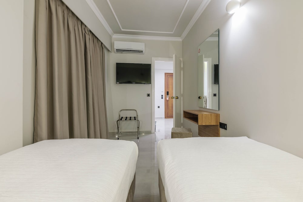 Plaza Pallas — Hotel rooms in Tsilivi, Ionian Islands
