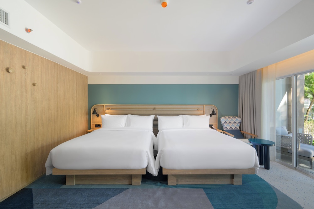 Centara Karon Resort Phuket — Hotel rooms in Karon, Phuket Province