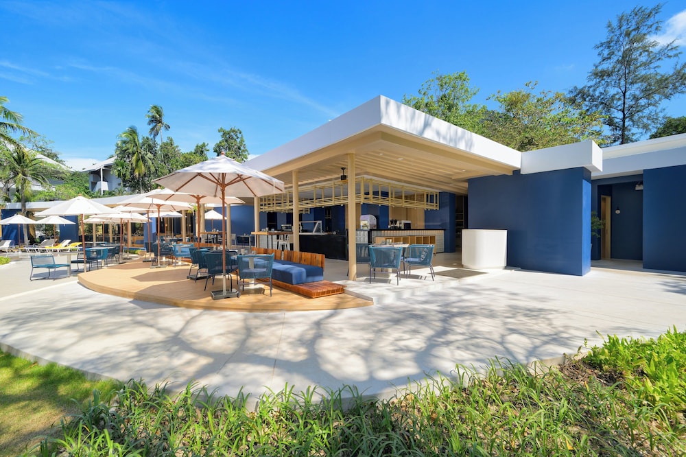 Centara Karon Resort Phuket — Restaurant & bars in Karon, Phuket Province