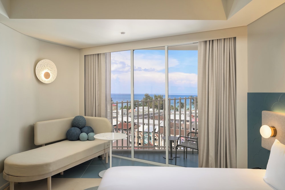 Centara Karon Resort Phuket — Hotel rooms in Karon, Phuket Province