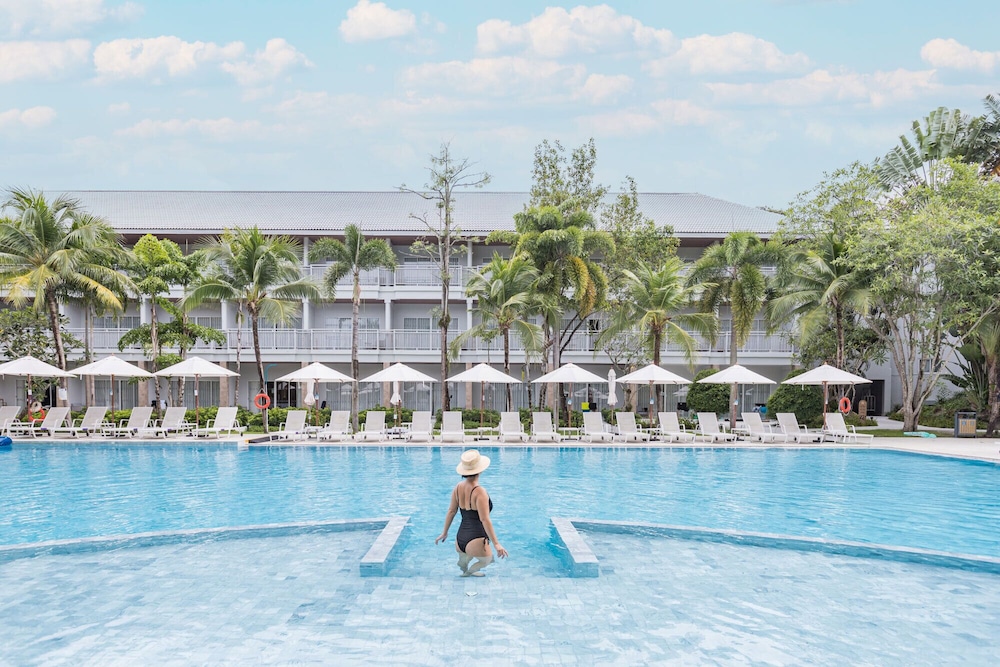 Centara Karon Resort Phuket — Swimming pool in Karon, Phuket Province