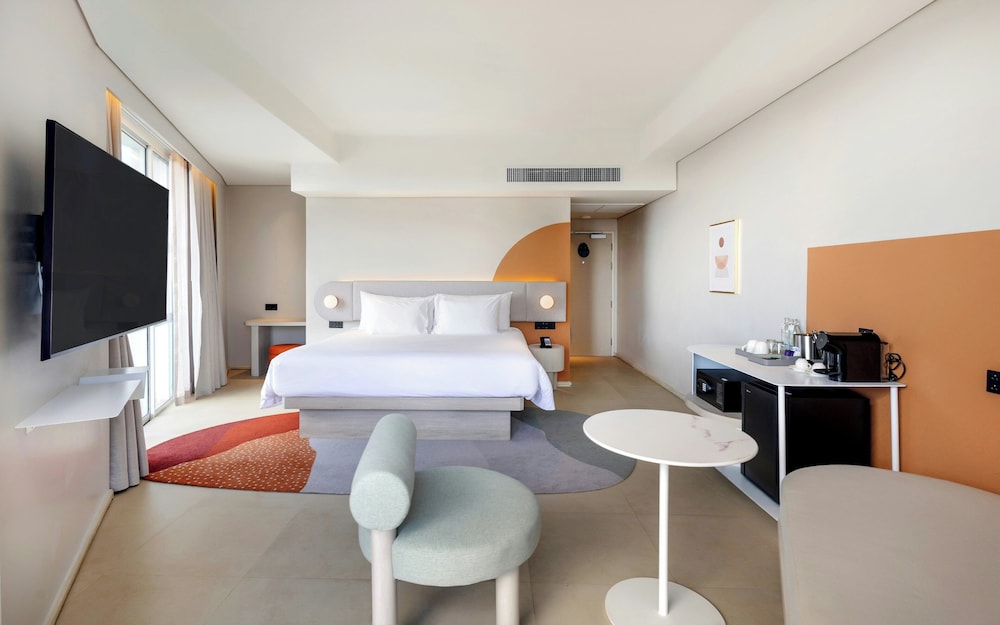 Centara Karon Resort Phuket — Hotel rooms in Karon, Phuket Province