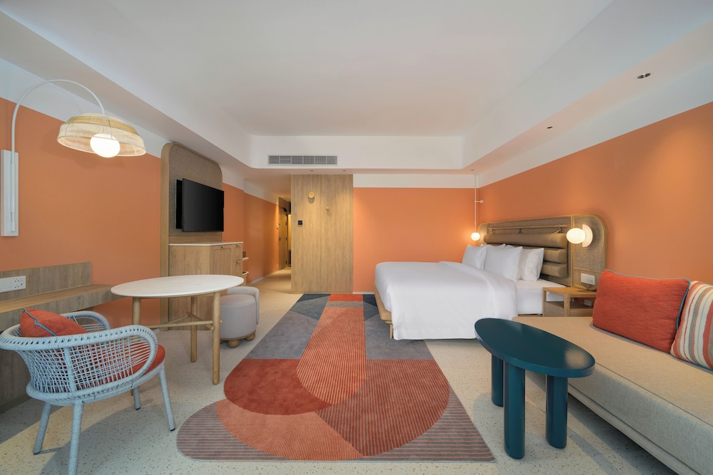 Centara Karon Resort Phuket — Hotel rooms in Karon, Phuket Province