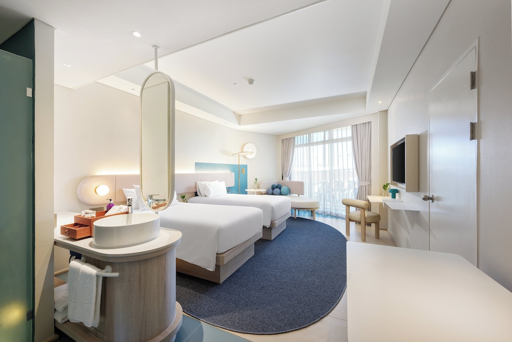 Centara Karon Resort Phuket — Hotel rooms in Karon, Phuket Province
